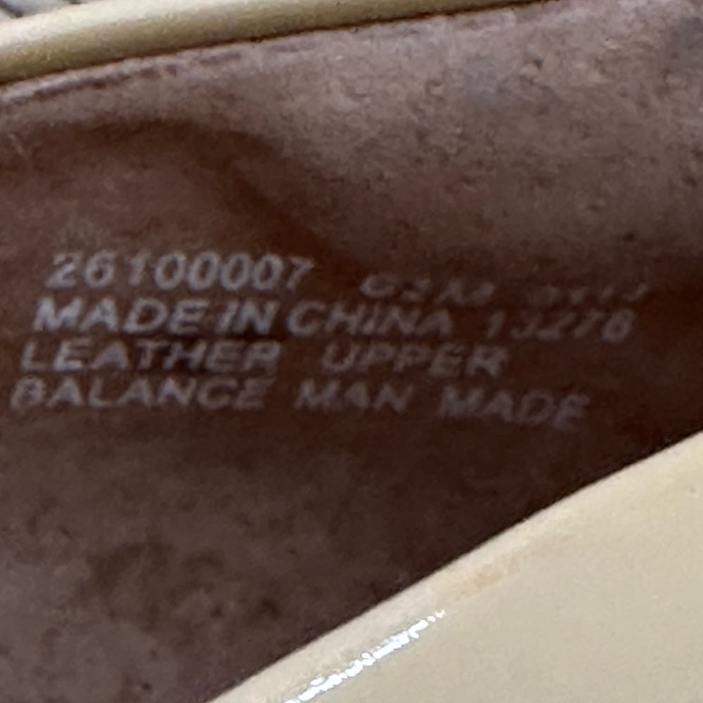 Clarks NWOB Artisan Indigo Nude Tan Patent Peep Toe Pumps Heels Dress Shoes 6.5 - Picture 14 of 15